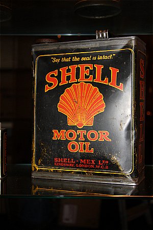 SHELL (Black) MOTOR OIL (Half gallon)  - click to enlarge
